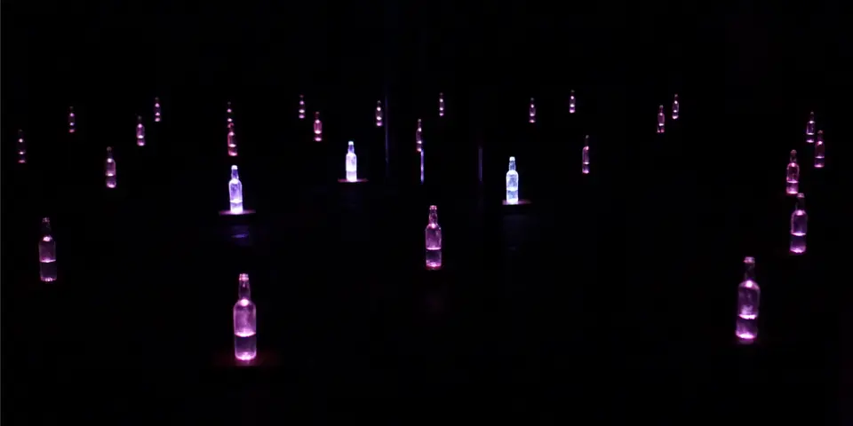 「Signs」の展示空間の様子